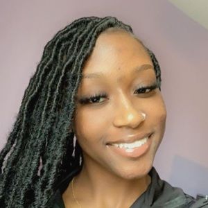 Meet your Posher, Cayla